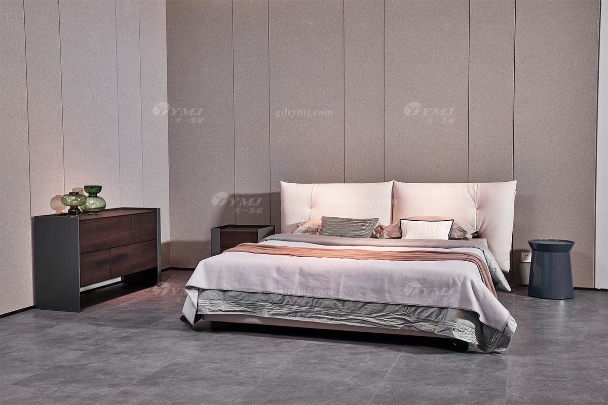  现代简约家具91精品久久久久久水蜜桃别墅会所家用时尚舒适米白色皮艺大床婚床双人床A2512场景